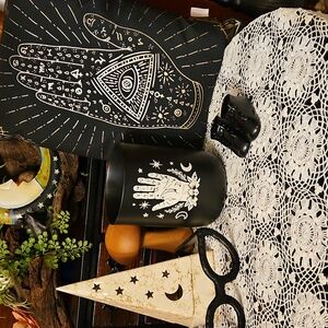 Witchy palmistry utensil holder